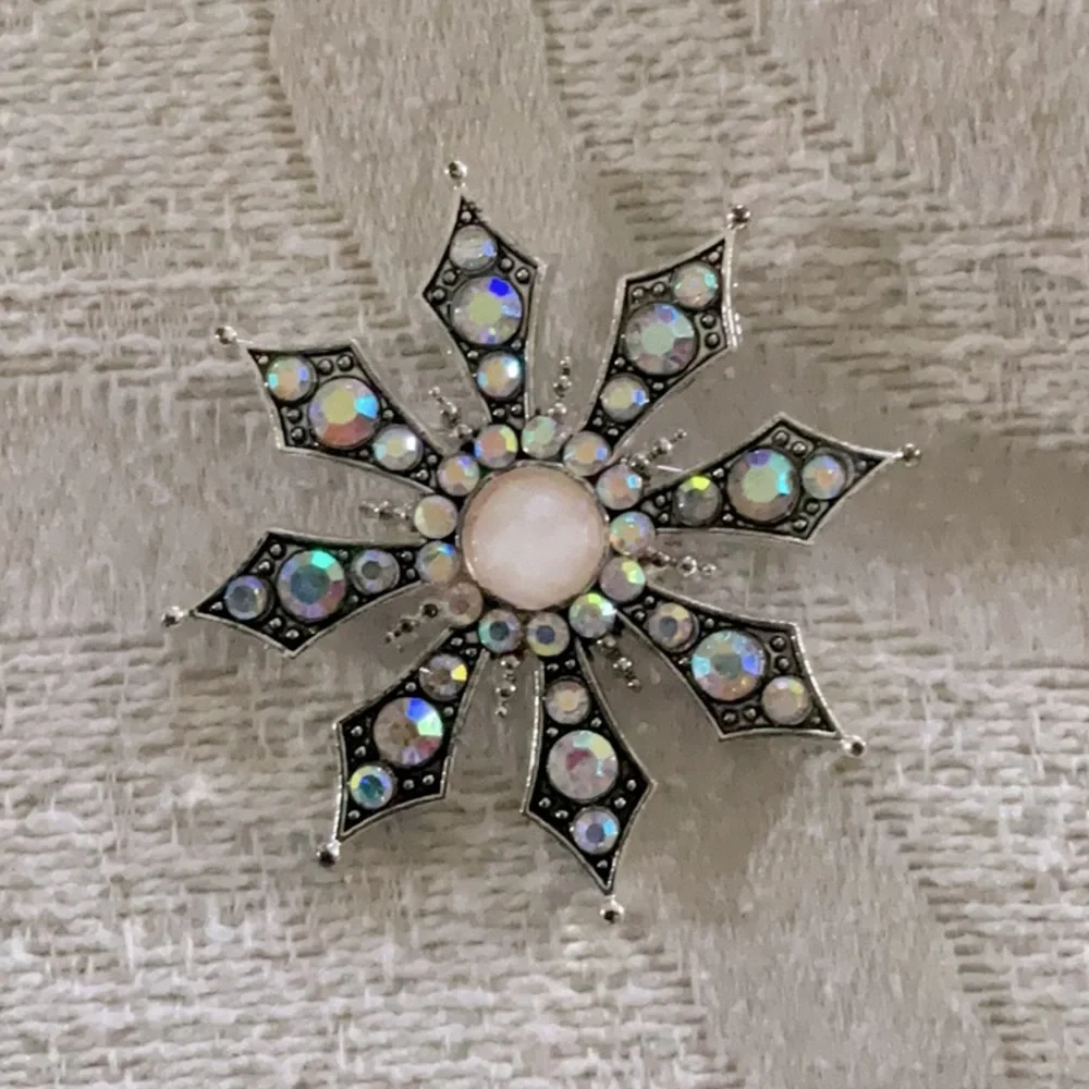 Pin - Picture 1 of 2